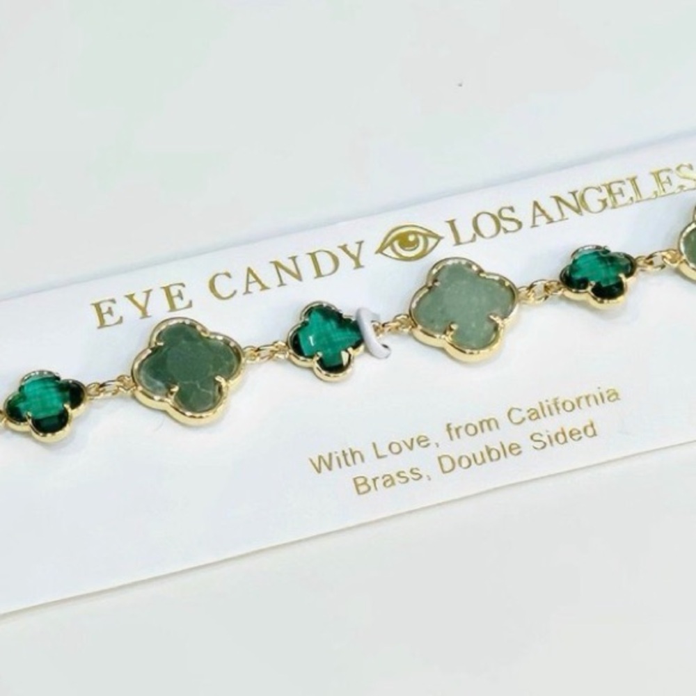 NWT ⚜️🍀⚜️ EYE CANDY St Patrick's Day Green Stones Clover Toggle Charm Bracelet